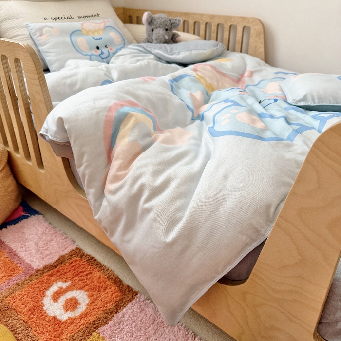 91家纺网 家纺一手货源 找家纺 萌宝家纺 2026新款母婴A类全棉双层纱儿童被套纯棉纱布三件套 小象