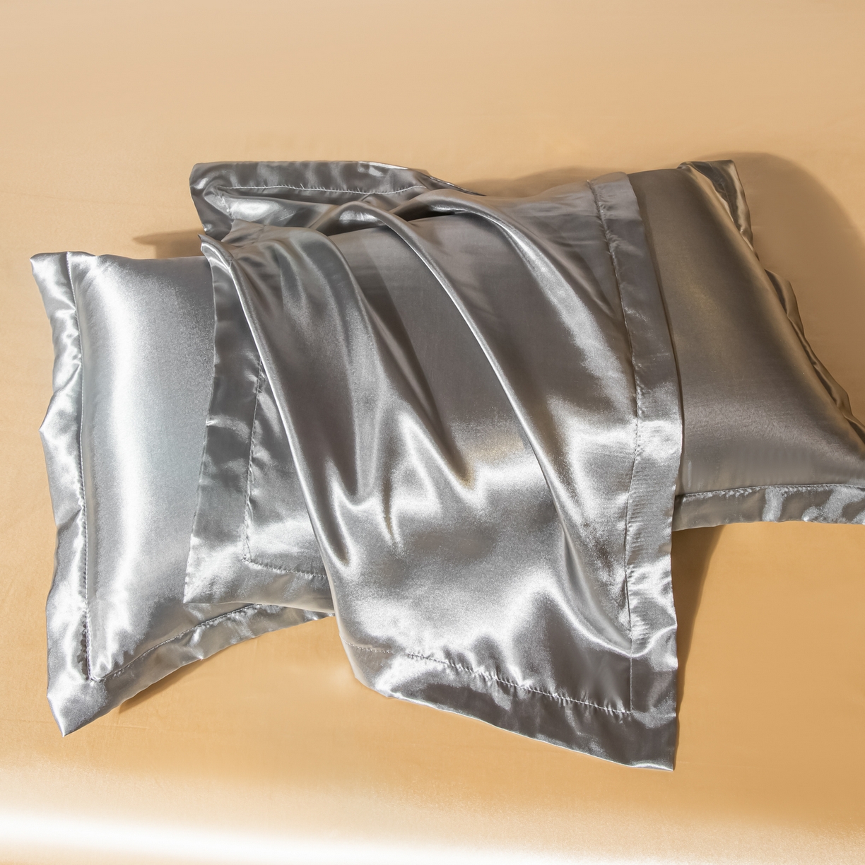 91家纺网 家纺一手货源 找家纺 莱越家纺 2026夏季款高端轻奢水洗真丝四件套丝滑裸睡丝绸纯色冰丝四件套系列可承接外贸订货 银灰驼