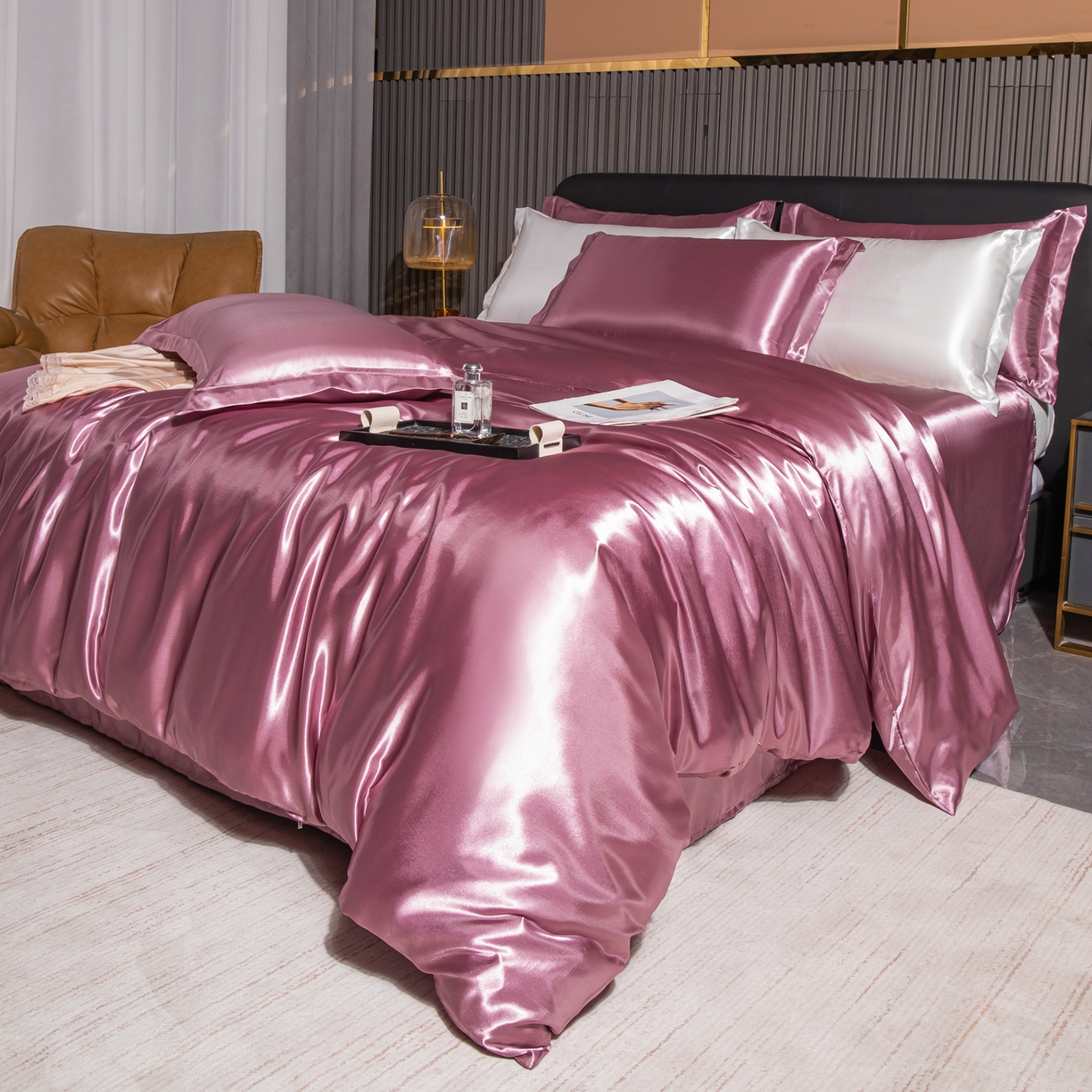 91家纺网 家纺一手货源 找家纺 莱越家纺 2026夏季款高端轻奢水洗真丝四件套丝滑裸睡丝绸纯色冰丝四件套系列可承接外贸订货 豆沙色