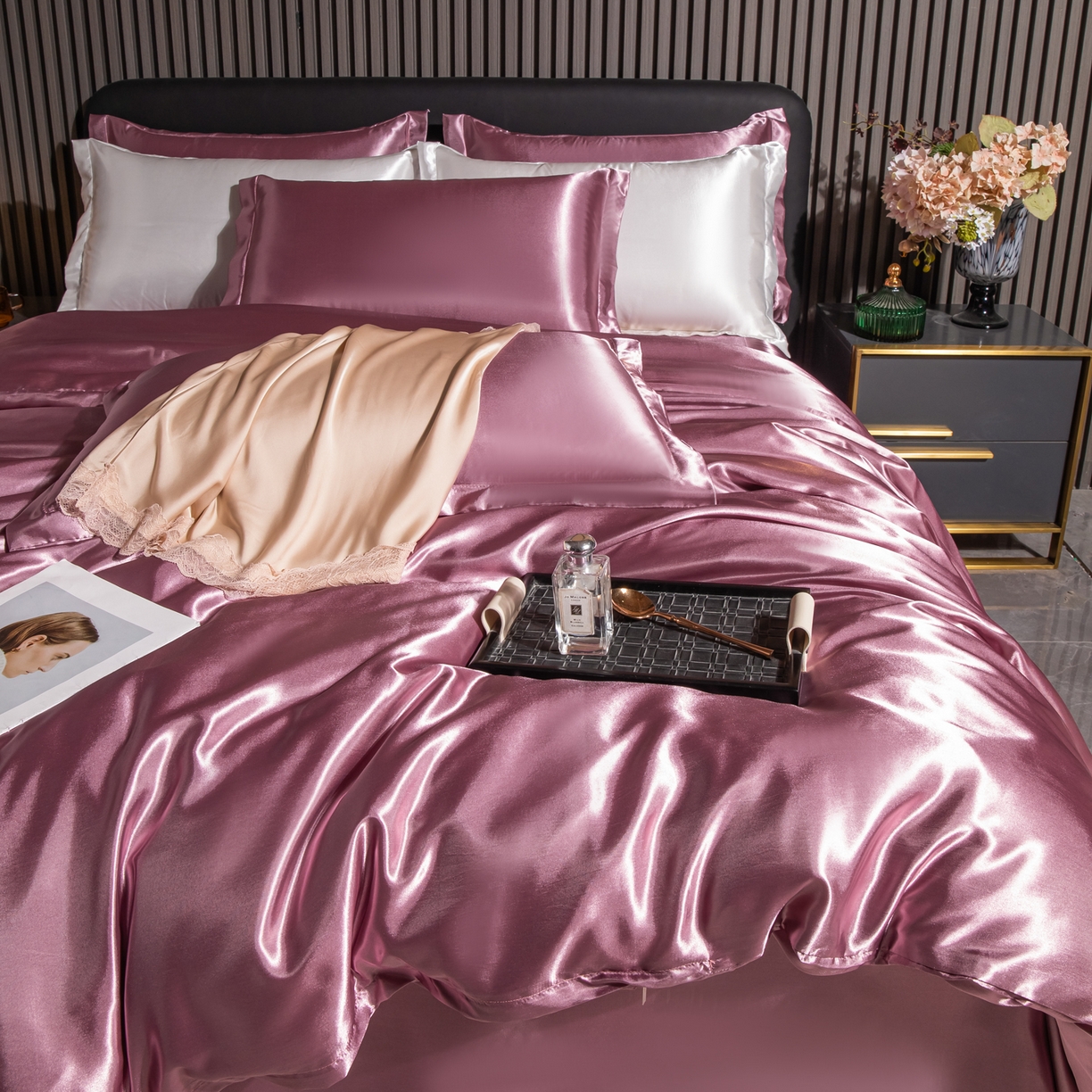 91家纺网 家纺一手货源 找家纺 莱越家纺 2026夏季款高端轻奢水洗真丝四件套丝滑裸睡丝绸纯色冰丝四件套系列可承接外贸订货 豆沙色