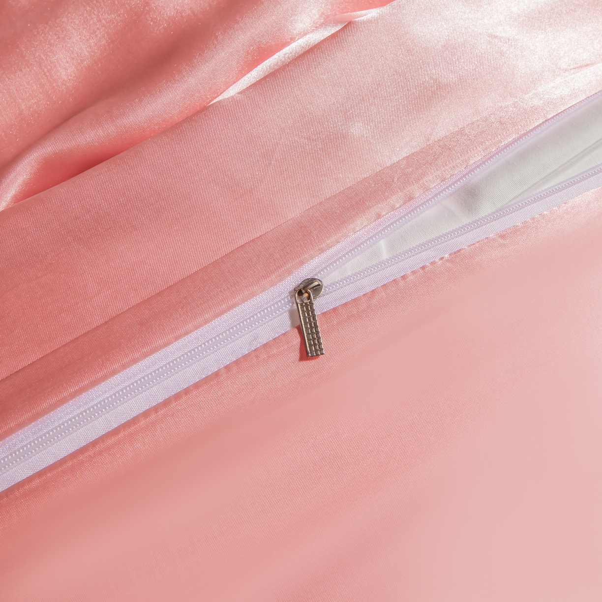 91家纺网 家纺一手货源 找家纺 莱越家纺 2026夏季款高端轻奢水洗真丝四件套丝滑裸睡丝绸纯色冰丝四件套系列可承接外贸订货 粉玉色