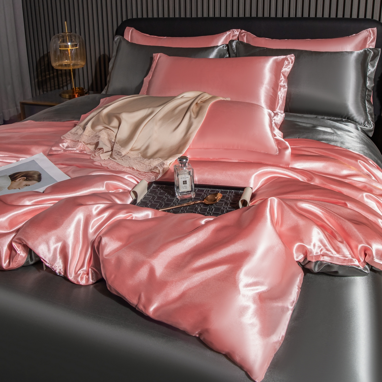 91家纺网 家纺一手货源 找家纺 莱越家纺 2026夏季款高端轻奢水洗真丝四件套丝滑裸睡丝绸纯色冰丝四件套系列可承接外贸订货 粉玉-银灰