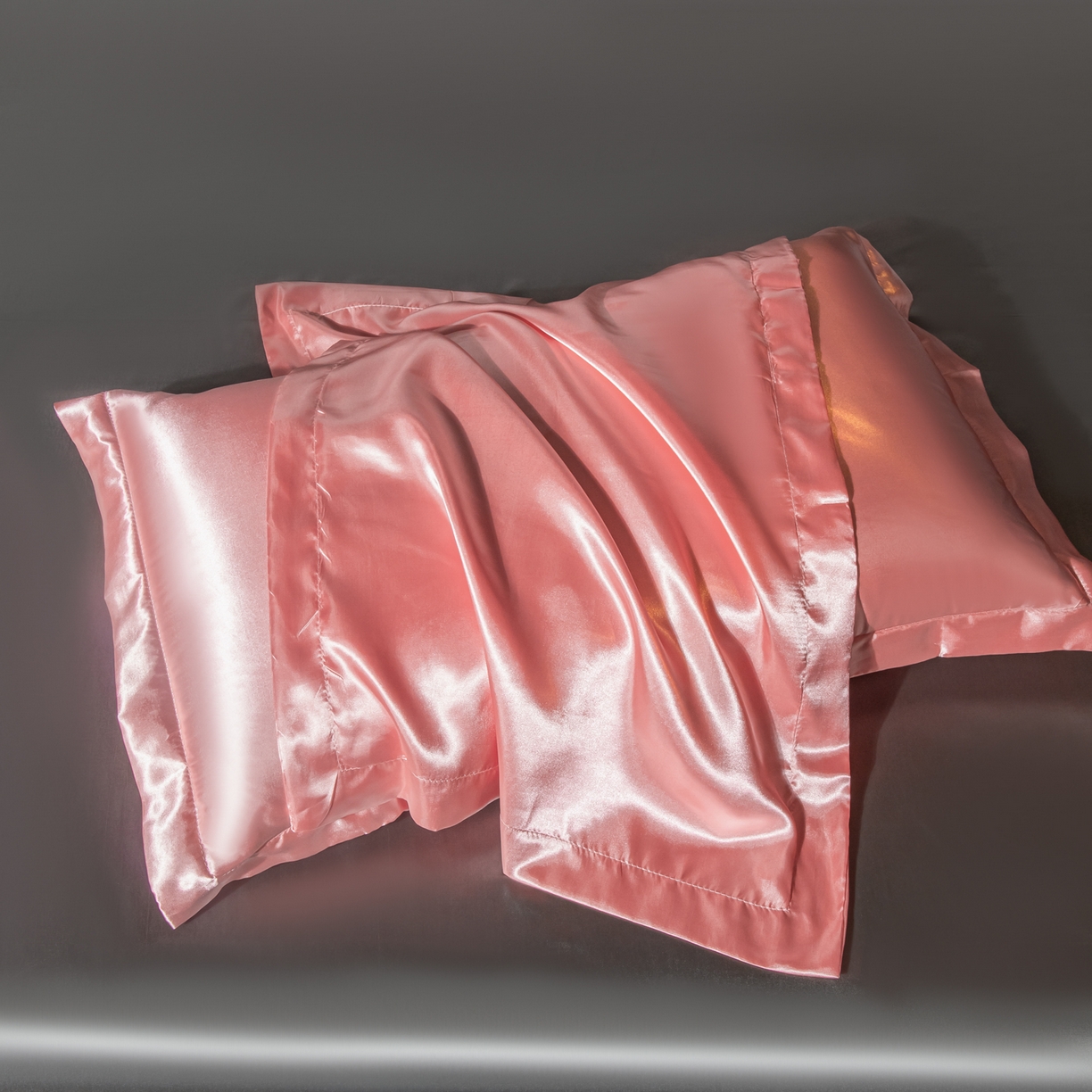 91家纺网 家纺一手货源 找家纺 莱越家纺 2026夏季款高端轻奢水洗真丝四件套丝滑裸睡丝绸纯色冰丝四件套系列可承接外贸订货 粉玉-银灰