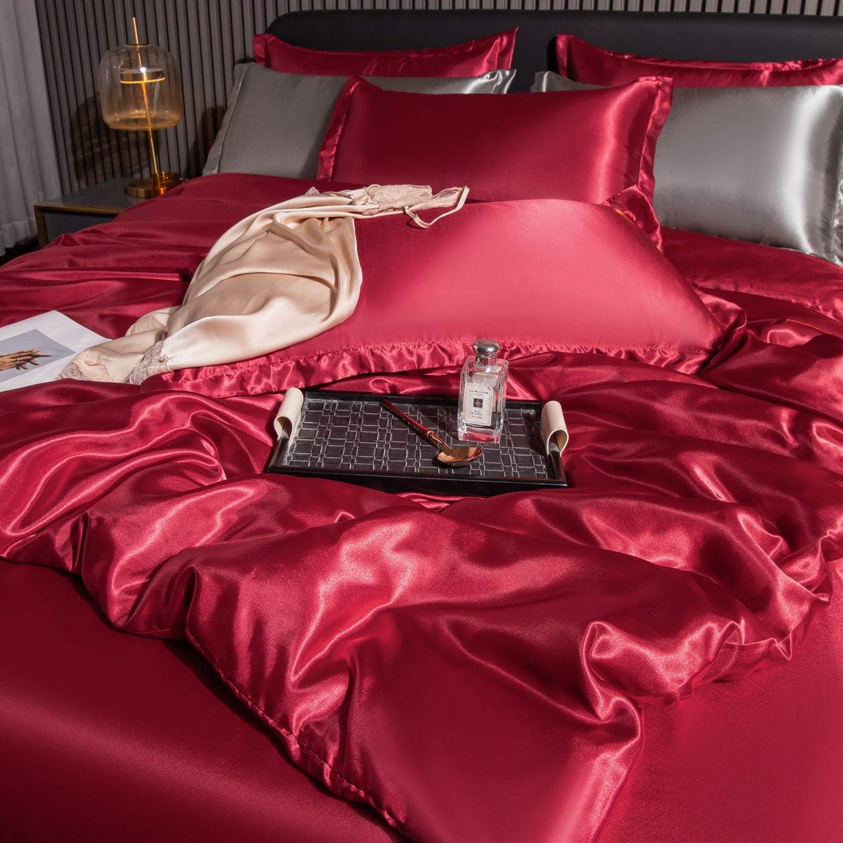 91家纺网 家纺一手货源 找家纺 莱越家纺 2026夏季款高端轻奢水洗真丝四件套丝滑裸睡丝绸纯色冰丝四件套系列可承接外贸订货 酒红色