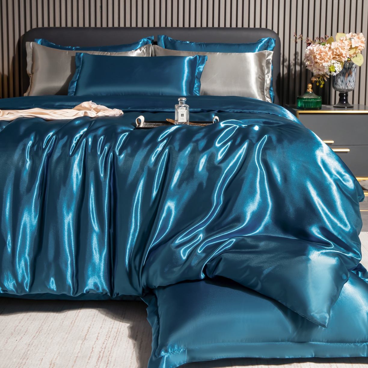 91家纺网 家纺一手货源 找家纺 莱越家纺 2026夏季款高端轻奢水洗真丝四件套丝滑裸睡丝绸纯色冰丝四件套系列可承接外贸订货 孔雀蓝