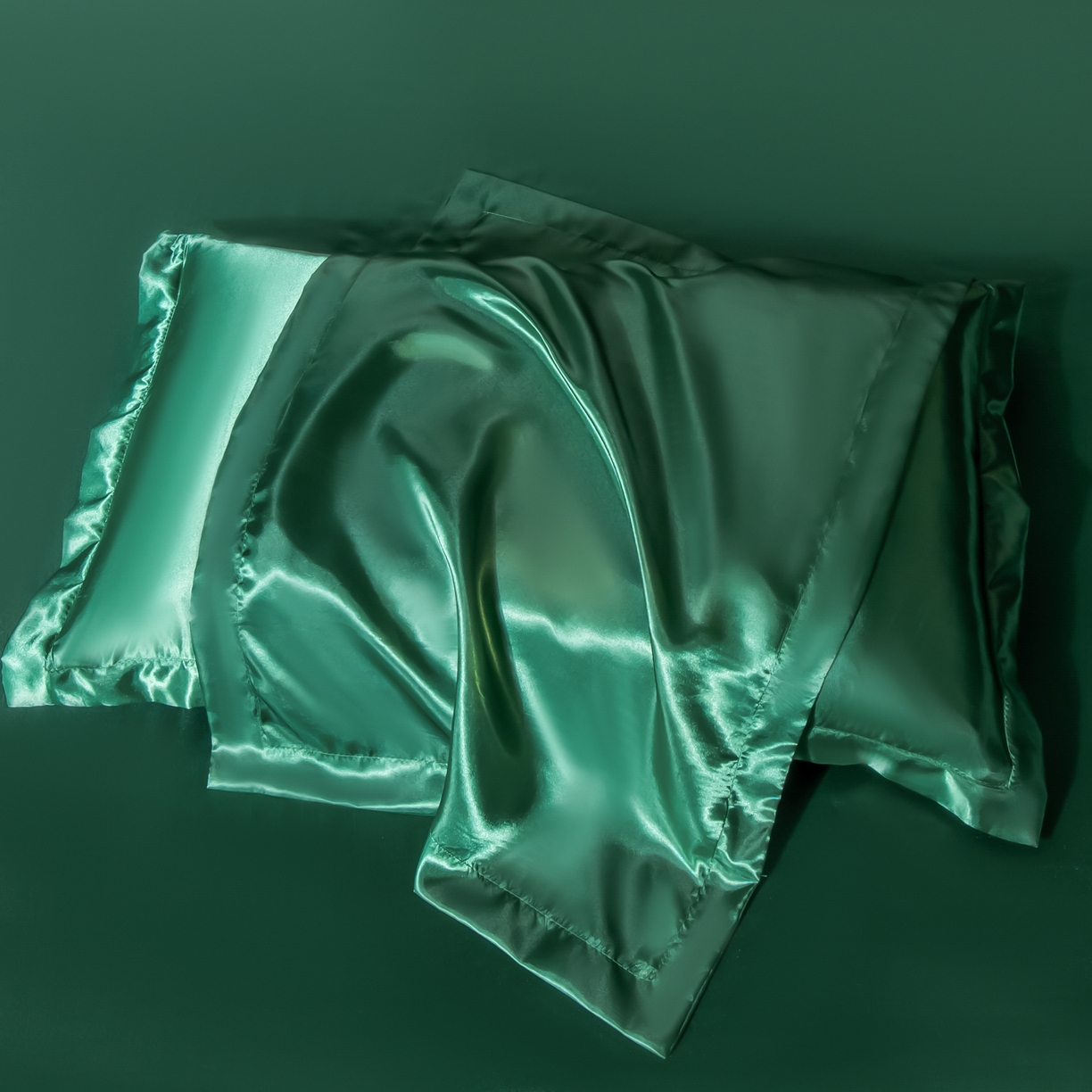 91家纺网 家纺一手货源 找家纺 莱越家纺 2026夏季款高端轻奢水洗真丝四件套丝滑裸睡丝绸纯色冰丝四件套系列可承接外贸订货 墨绿色
