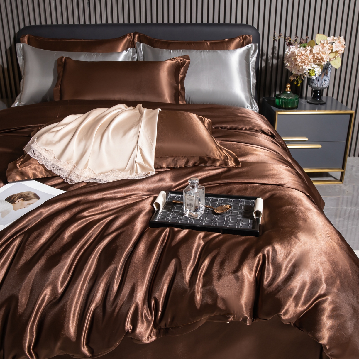 91家纺网 家纺一手货源 找家纺 莱越家纺 2026夏季款高端轻奢水洗真丝四件套丝滑裸睡丝绸纯色冰丝四件套系列可承接外贸订货 深咖色