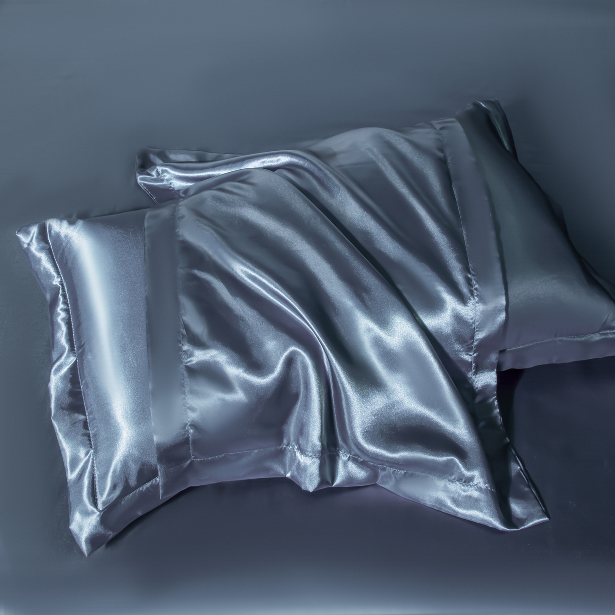 91家纺网 家纺一手货源 找家纺 莱越家纺 2026夏季款高端轻奢水洗真丝四件套丝滑裸睡丝绸纯色冰丝四件套系列可承接外贸订货 雾霾蓝