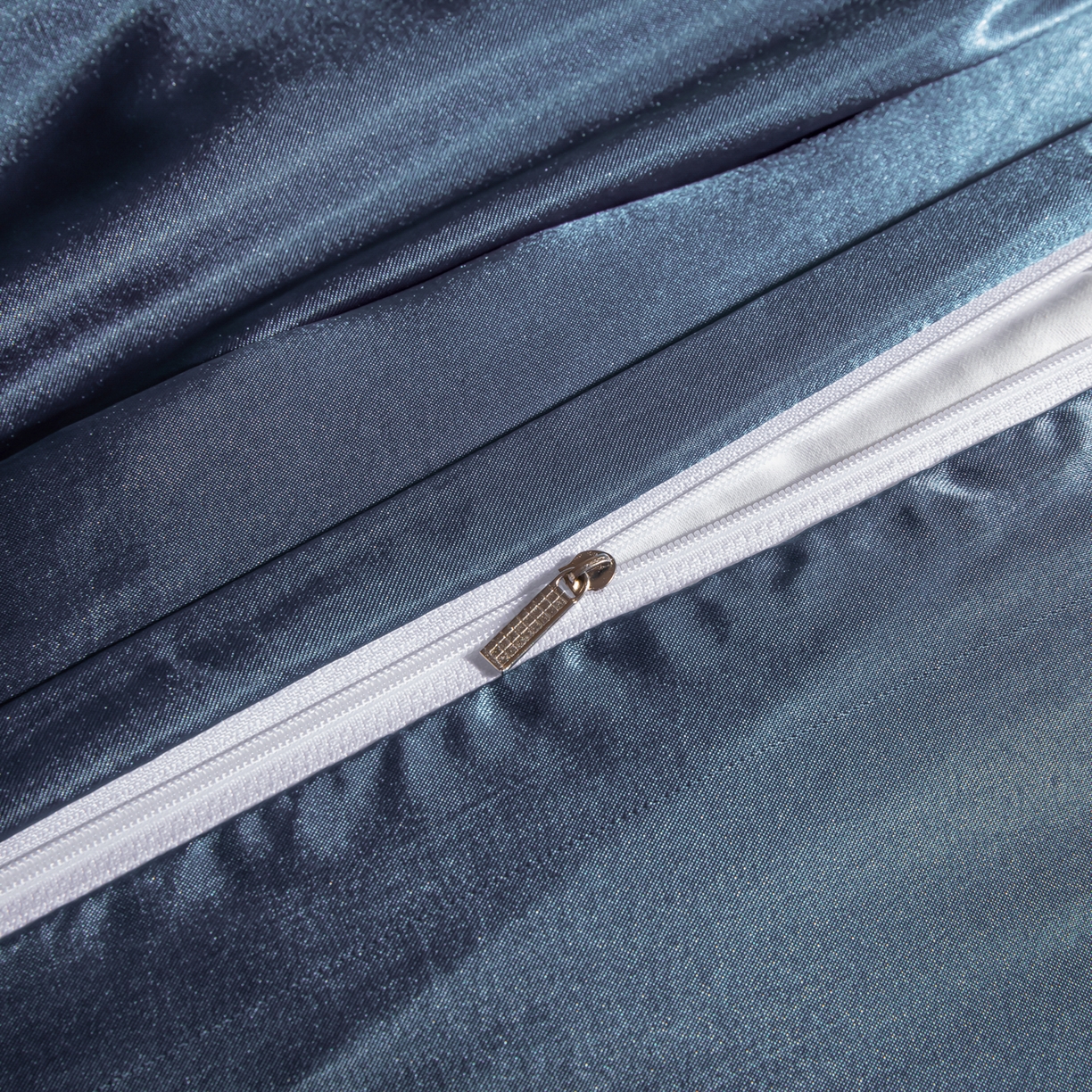 91家纺网 家纺一手货源 找家纺 莱越家纺 2026夏季款高端轻奢水洗真丝四件套丝滑裸睡丝绸纯色冰丝四件套系列可承接外贸订货 雾霾蓝