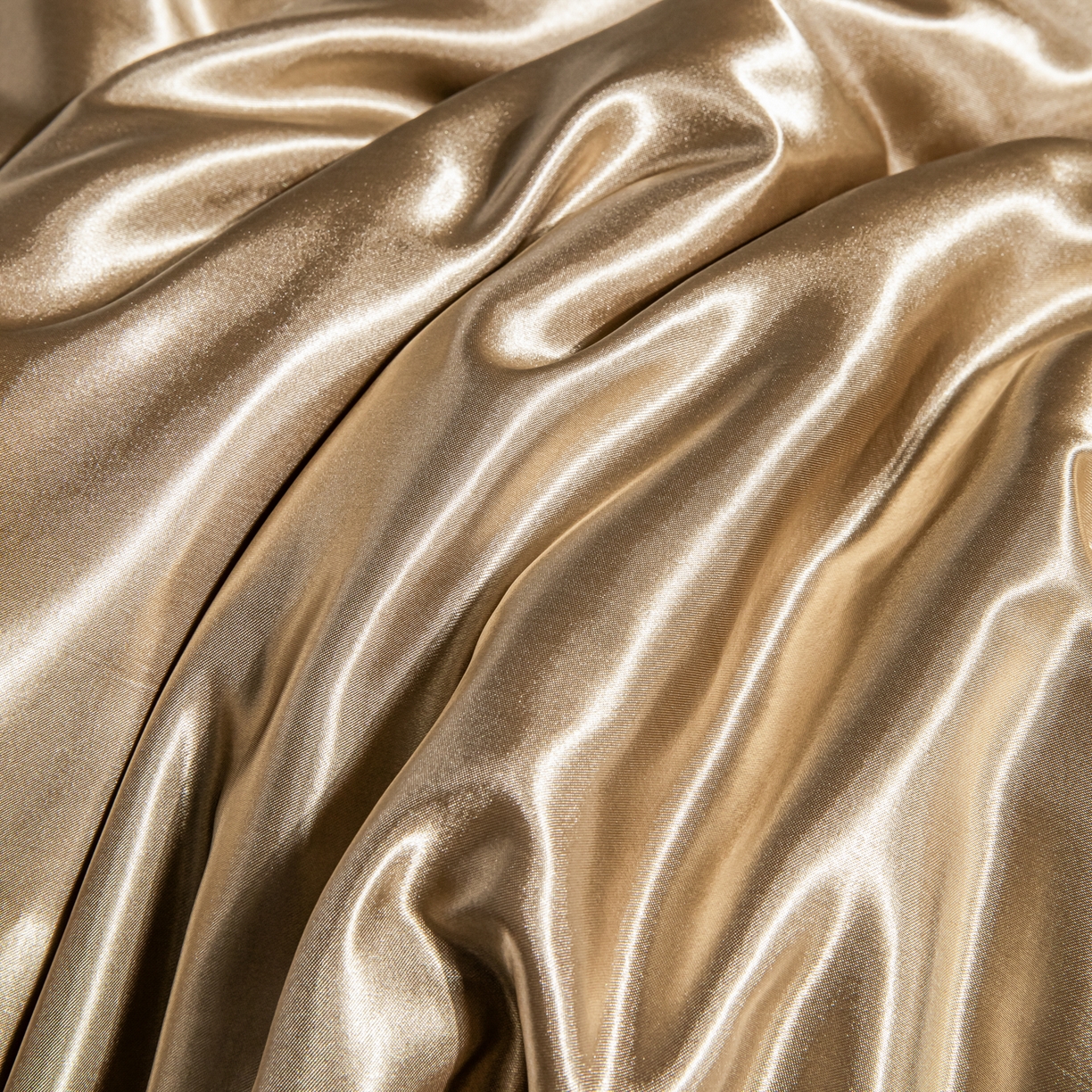 91家纺网 家纺一手货源 找家纺 莱越家纺 2026夏季款高端轻奢水洗真丝四件套丝滑裸睡丝绸纯色冰丝四件套系列可承接外贸订货 香槟金