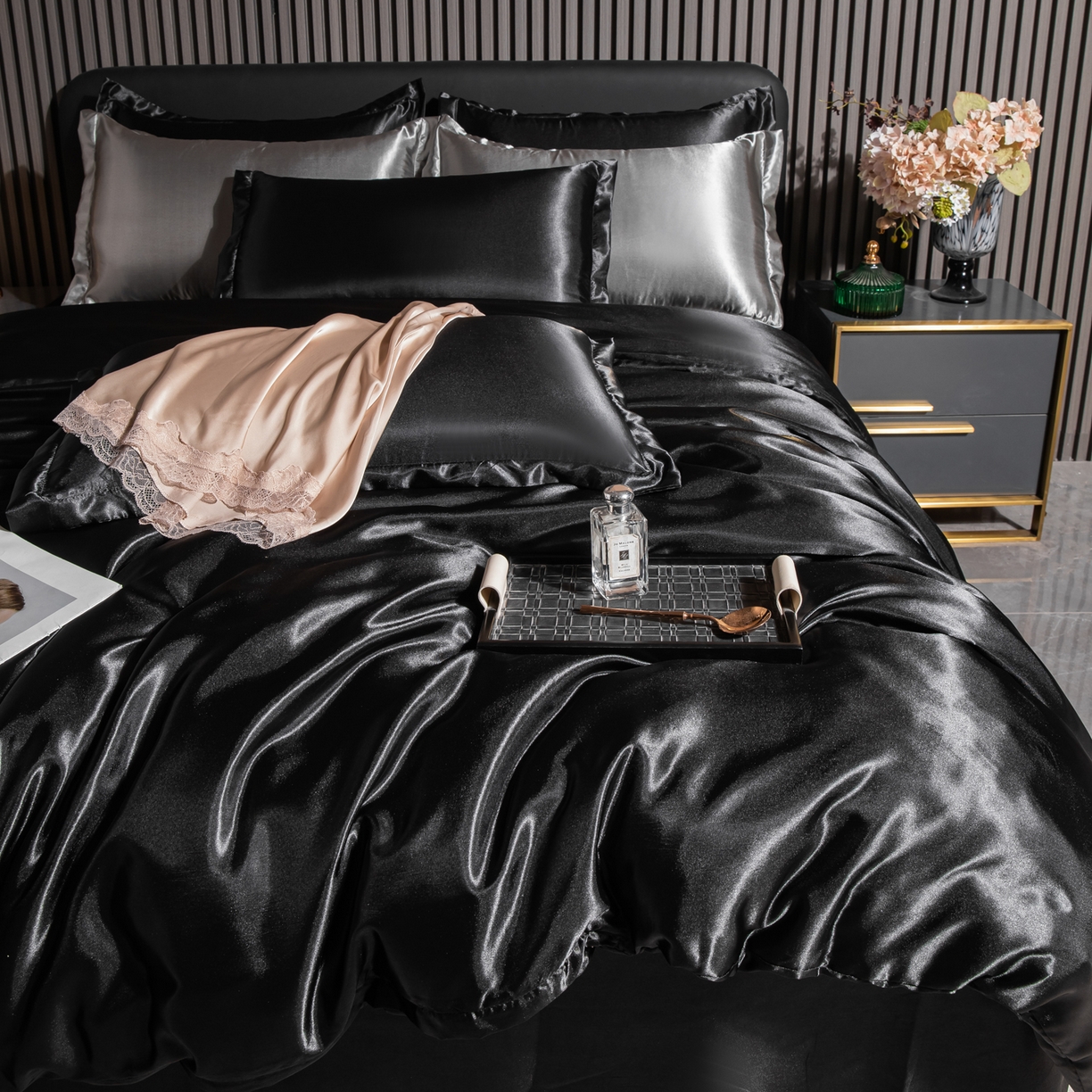 91家纺网 家纺一手货源 找家纺 莱越家纺 2026夏季款高端轻奢水洗真丝四件套丝滑裸睡丝绸纯色冰丝四件套系列可承接外贸订货 炫酷黑