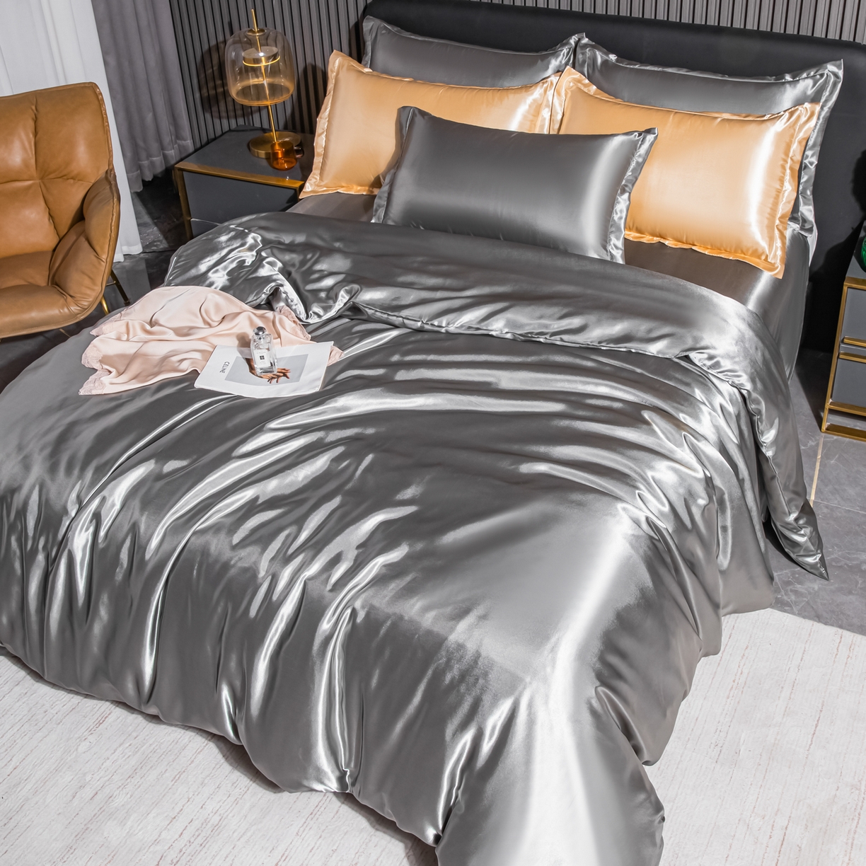 91家纺网 家纺一手货源 找家纺 莱越家纺 2026夏季款高端轻奢水洗真丝四件套丝滑裸睡丝绸纯色冰丝四件套系列可承接外贸订货 银灰色