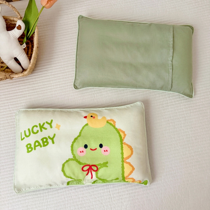 91家纺网 家纺一手货源 找家纺 萌宝家纺 2026春夏纯棉双层纱儿童枕套A类宝宝纱布枕头枕芯（萌宠系列） 绿恐龙