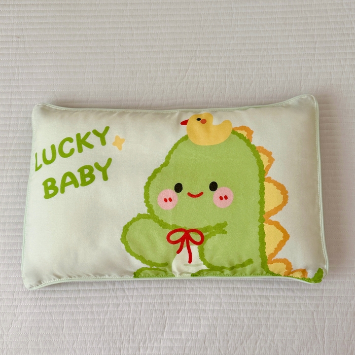 91家纺网 家纺一手货源 找家纺 萌宝家纺 2026春夏纯棉双层纱儿童枕套A类宝宝纱布枕头枕芯（萌宠系列） 绿恐龙