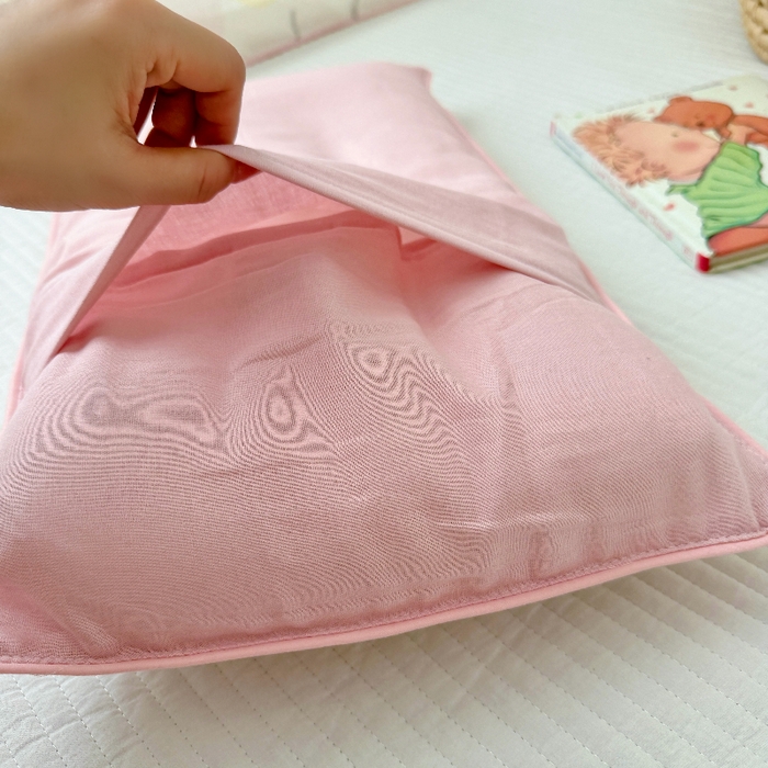 91家纺网 家纺一手货源 找家纺 萌宝家纺 2026春夏纯棉双层纱儿童枕套A类宝宝纱布枕头枕芯（萌宠系列） 西高地-粉色