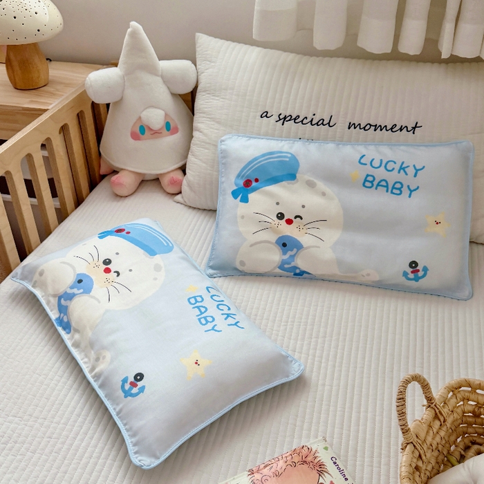 91家纺网 家纺一手货源 找家纺 萌宝家纺 2026春夏纯棉双层纱儿童枕套A类宝宝纱布枕头枕芯（萌宠系列） 小海豹