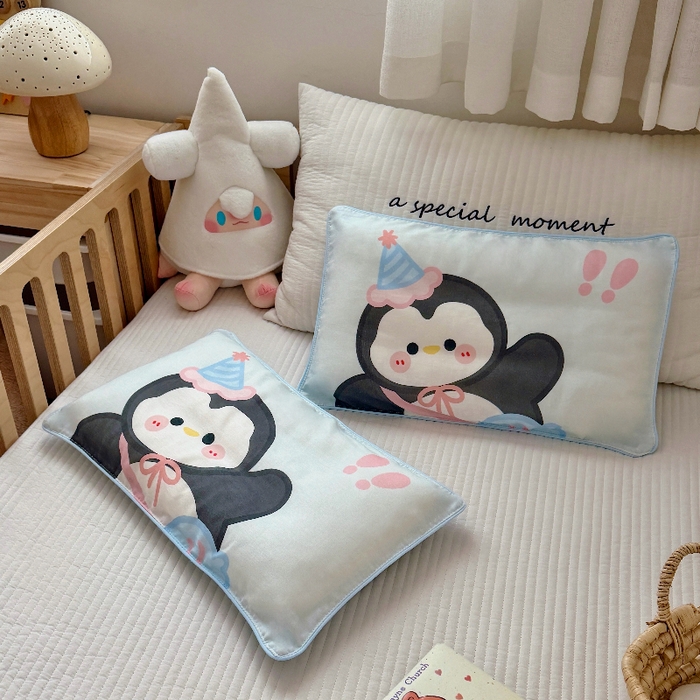 91家纺网 家纺一手货源 找家纺 萌宝家纺 2026春夏纯棉双层纱儿童枕套A类宝宝纱布枕头枕芯（萌宠系列） 小企鹅