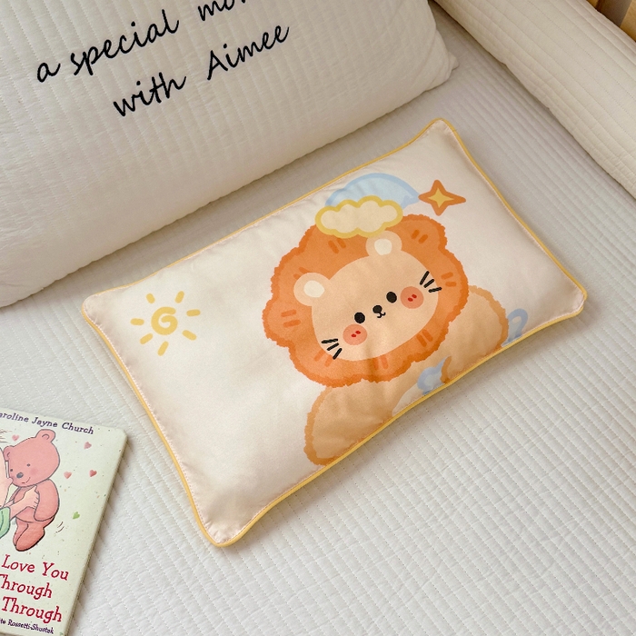 91家纺网 家纺一手货源 找家纺 萌宝家纺 2026春夏纯棉双层纱儿童枕套A类宝宝纱布枕头枕芯（萌宠系列） 小狮子