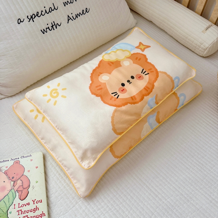 91家纺网 家纺一手货源 找家纺 萌宝家纺 2026春夏纯棉双层纱儿童枕套A类宝宝纱布枕头枕芯（萌宠系列） 小狮子