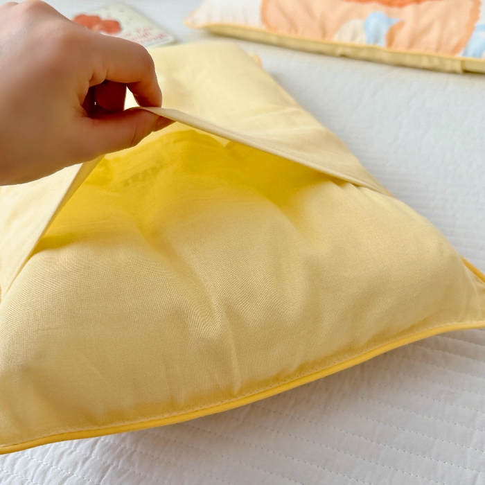 91家纺网 家纺一手货源 找家纺 萌宝家纺 2026春夏纯棉双层纱儿童枕套A类宝宝纱布枕头枕芯（萌宠系列） 小狮子