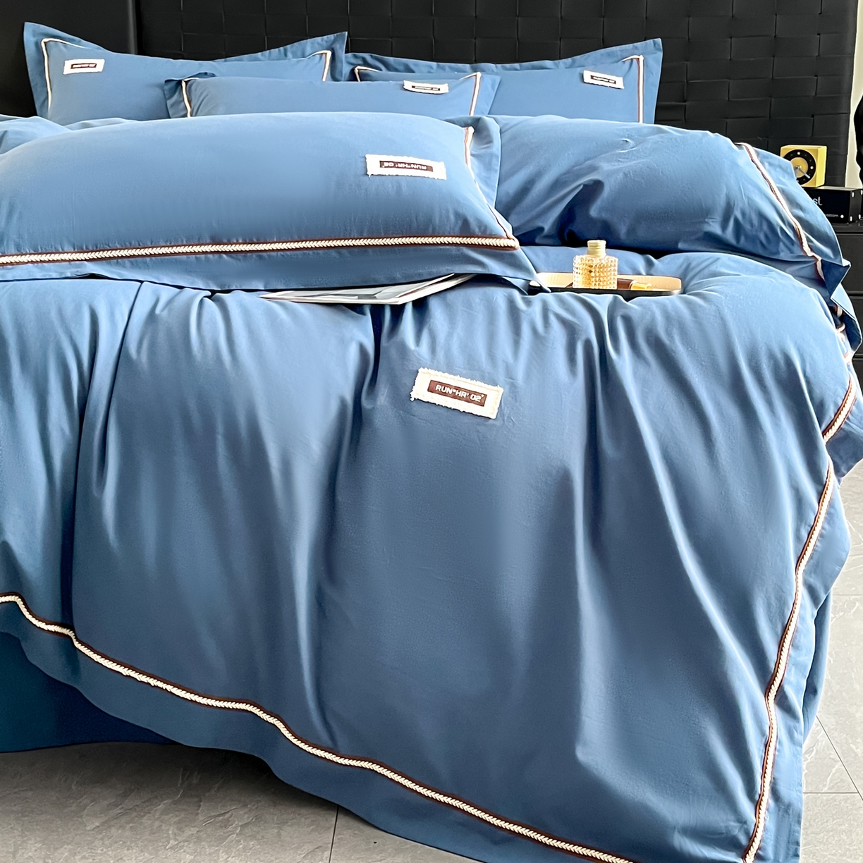 91家纺网 家纺一手货源 找家纺 佳汐蓝家纺 2026春夏新款高支高密全棉纯棉四件套-锦绫系列 锦绫-宾利蓝