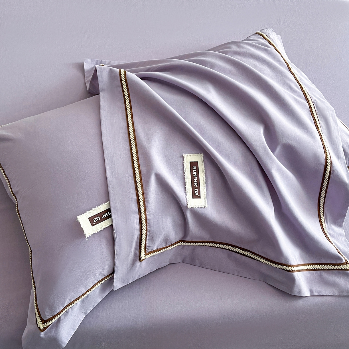 91家纺网 家纺一手货源 找家纺 佳汐蓝家纺 2026春夏新款高支高密全棉纯棉四件套-锦绫系列 锦绫-丁香紫