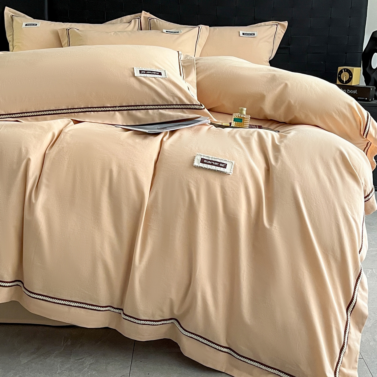 91家纺网 家纺一手货源 找家纺 佳汐蓝家纺 2026春夏新款高支高密全棉纯棉四件套-锦绫系列 锦绫-奶茶