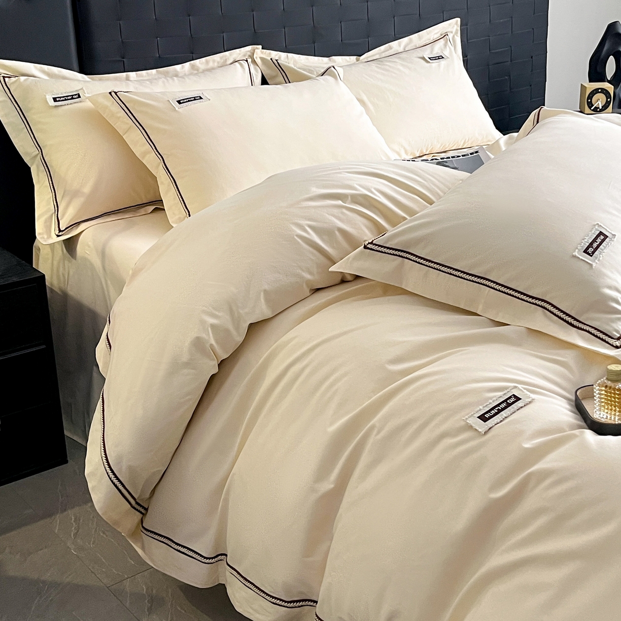 91家纺网 家纺一手货源 找家纺 佳汐蓝家纺 2026春夏新款高支高密全棉纯棉四件套-锦绫系列 锦绫-奶昔白