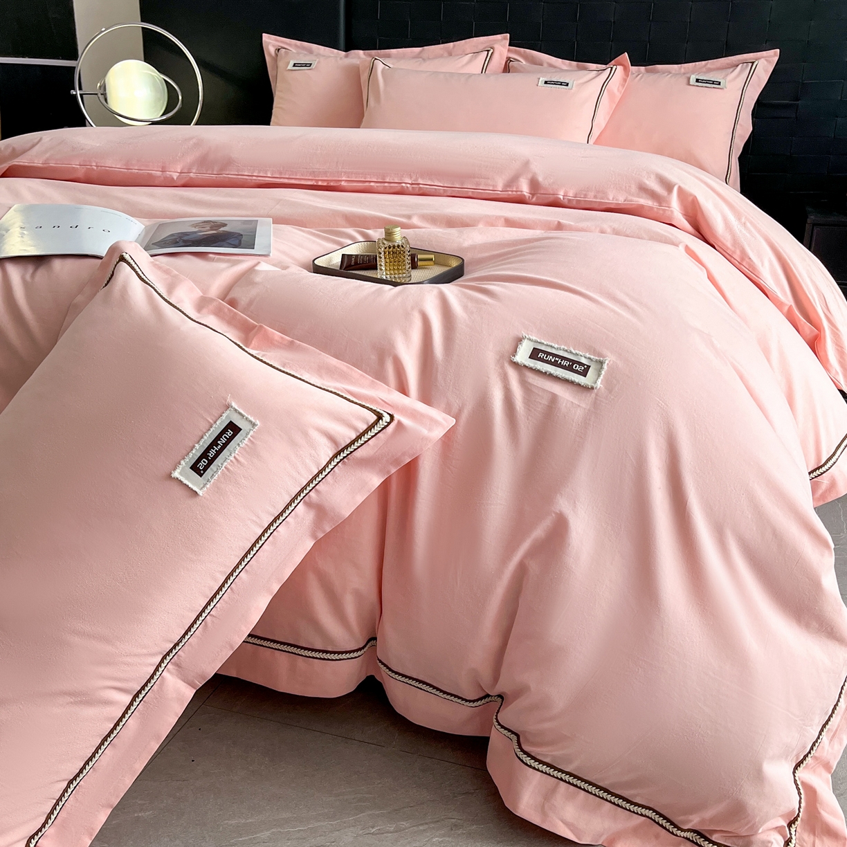 91家纺网 家纺一手货源 找家纺 佳汐蓝家纺 2026春夏新款高支高密全棉纯棉四件套-锦绫系列 锦绫-奶油粉