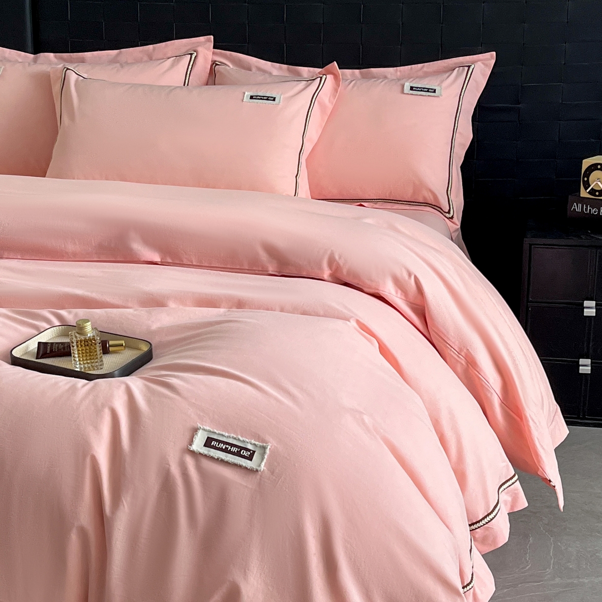 91家纺网 家纺一手货源 找家纺 佳汐蓝家纺 2026春夏新款高支高密全棉纯棉四件套-锦绫系列 锦绫-奶油粉