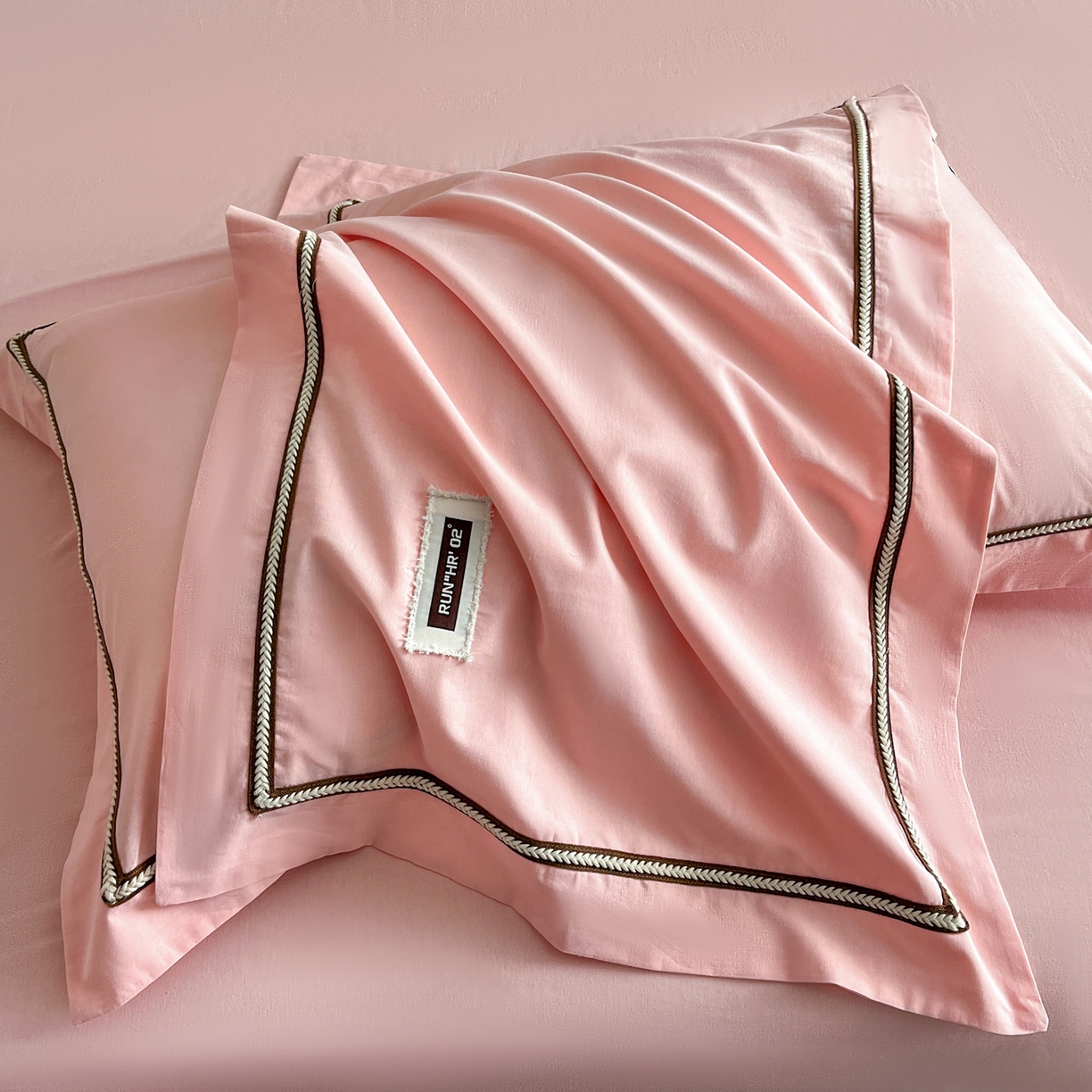 91家纺网 家纺一手货源 找家纺 佳汐蓝家纺 2026春夏新款高支高密全棉纯棉四件套-锦绫系列 锦绫-奶油粉