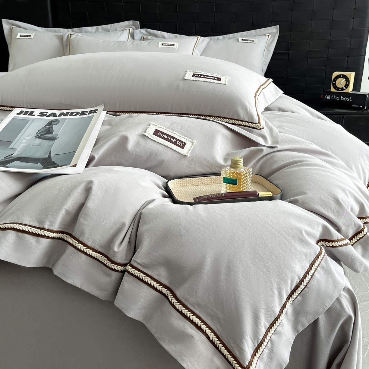 91家纺网 家纺一手货源 找家纺 佳汐蓝家纺 2026春夏新款高支高密全棉纯棉四件套-锦绫系列 锦绫-浅灰