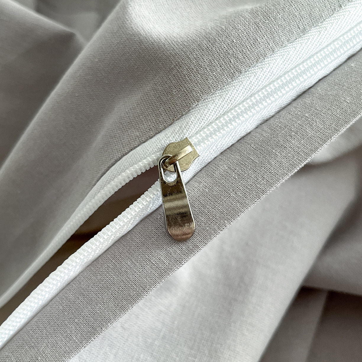 91家纺网 家纺一手货源 找家纺 佳汐蓝家纺 2026春夏新款高支高密全棉纯棉四件套-锦绫系列 锦绫-浅灰