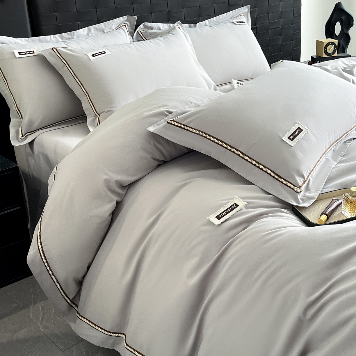 91家纺网 家纺一手货源 找家纺 佳汐蓝家纺 2026春夏新款高支高密全棉纯棉四件套-锦绫系列 锦绫-浅灰