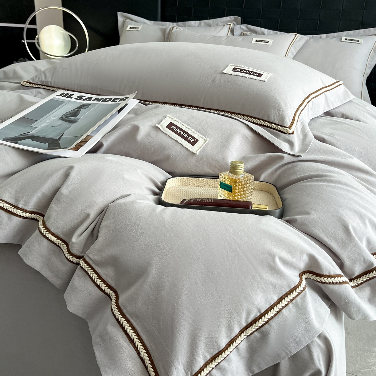 91家纺网 家纺一手货源 找家纺 佳汐蓝家纺 2026春夏新款高支高密全棉纯棉四件套-锦绫系列 锦绫-浅灰