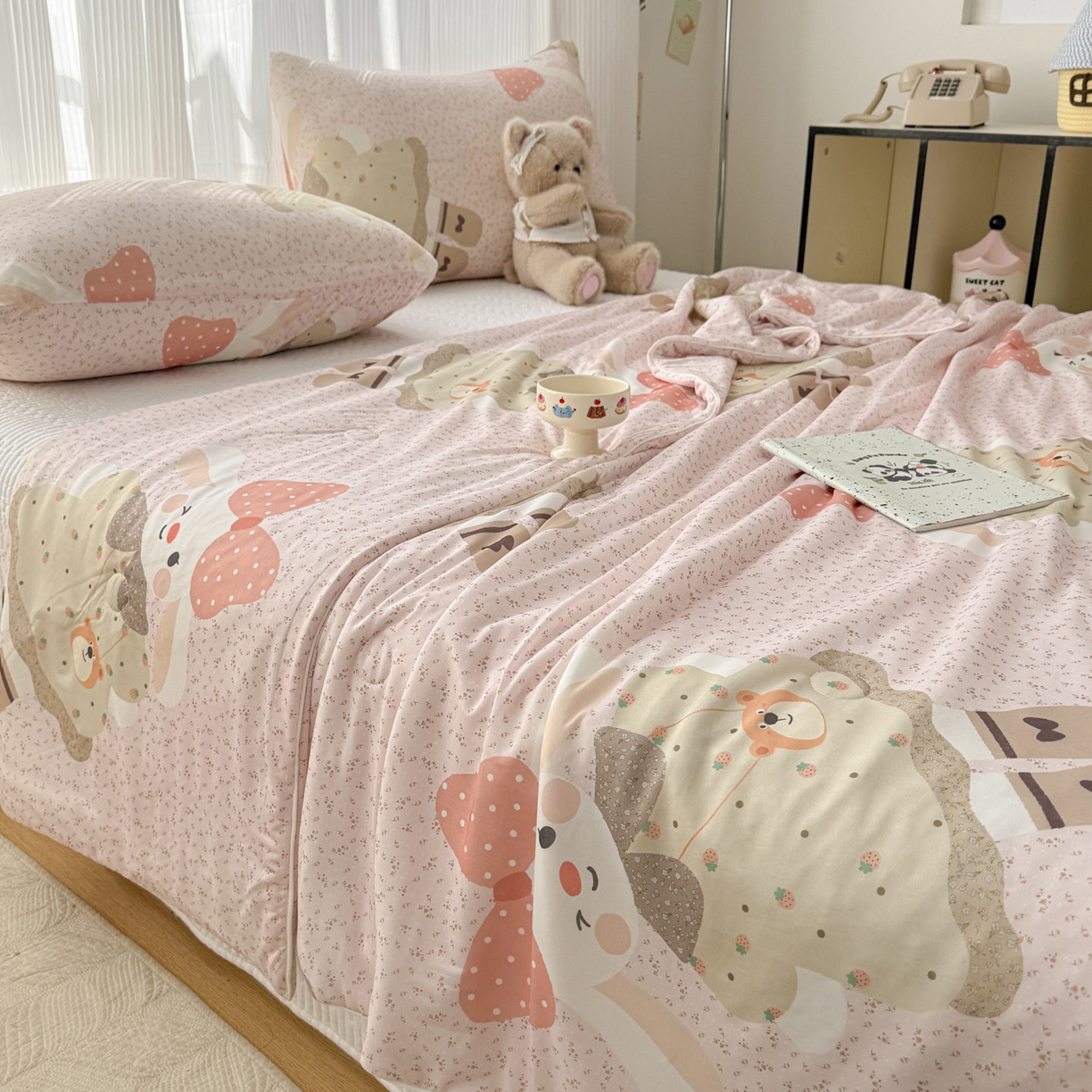 91家纺网 家纺一手货源 找家纺 默忆 2026新款凉感丝印花大豆纤维夏被空调被夏凉被 玫瑰兔