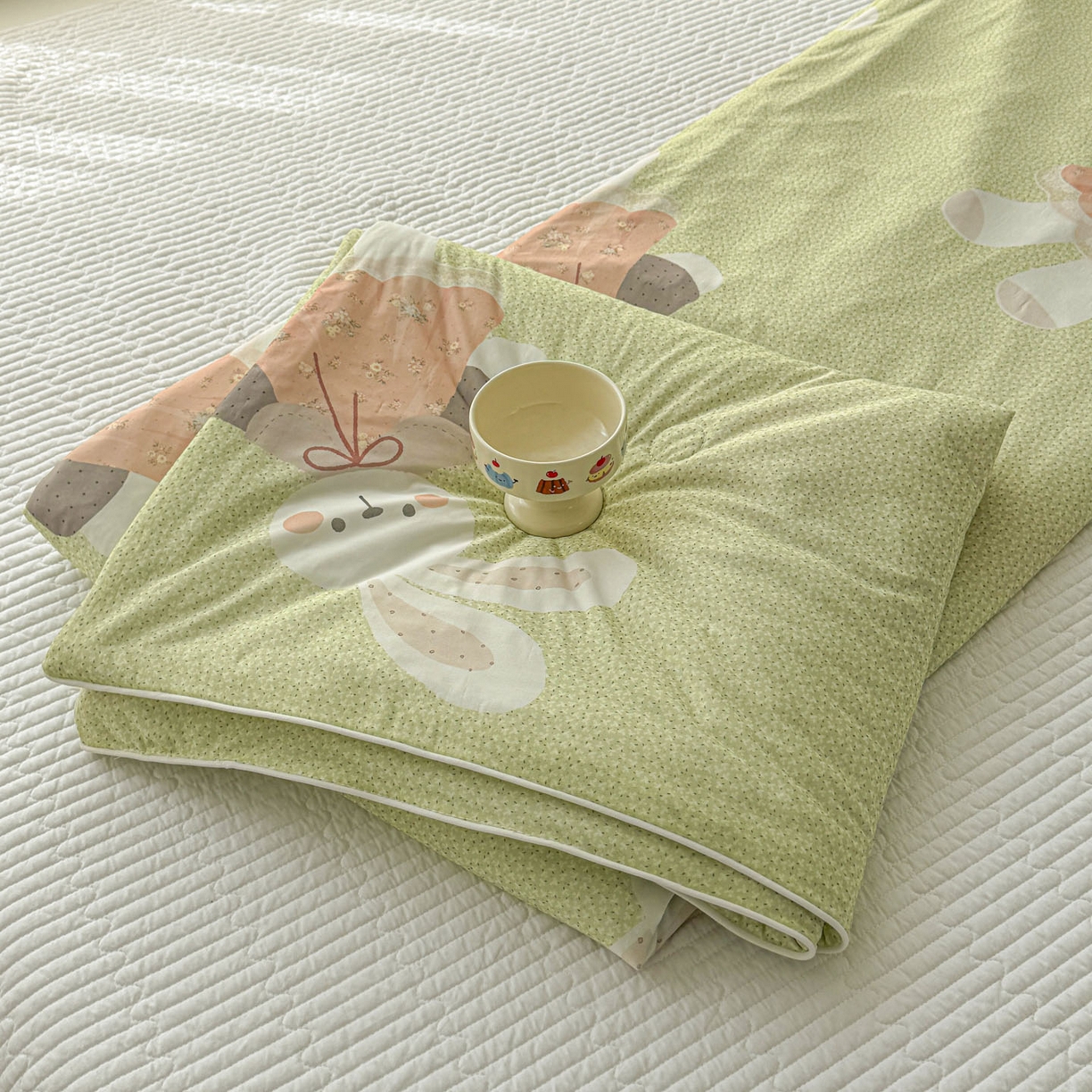 91家纺网 家纺一手货源 找家纺 默忆 2026新款凉感丝印花大豆纤维夏被空调被夏凉被 兔公主