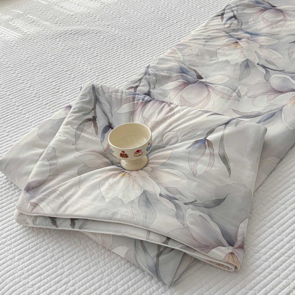 91家纺网 家纺一手货源 找家纺 默忆 2026新款凉感丝印花大豆纤维夏被空调被夏凉被 玉兰谷