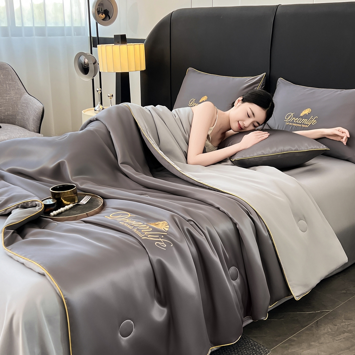 91家纺网 家纺一手货源 找家纺 鑫佰利 2026新款水洗冰丝刺绣夏被夏凉被空调被 苍穹灰拼星灰