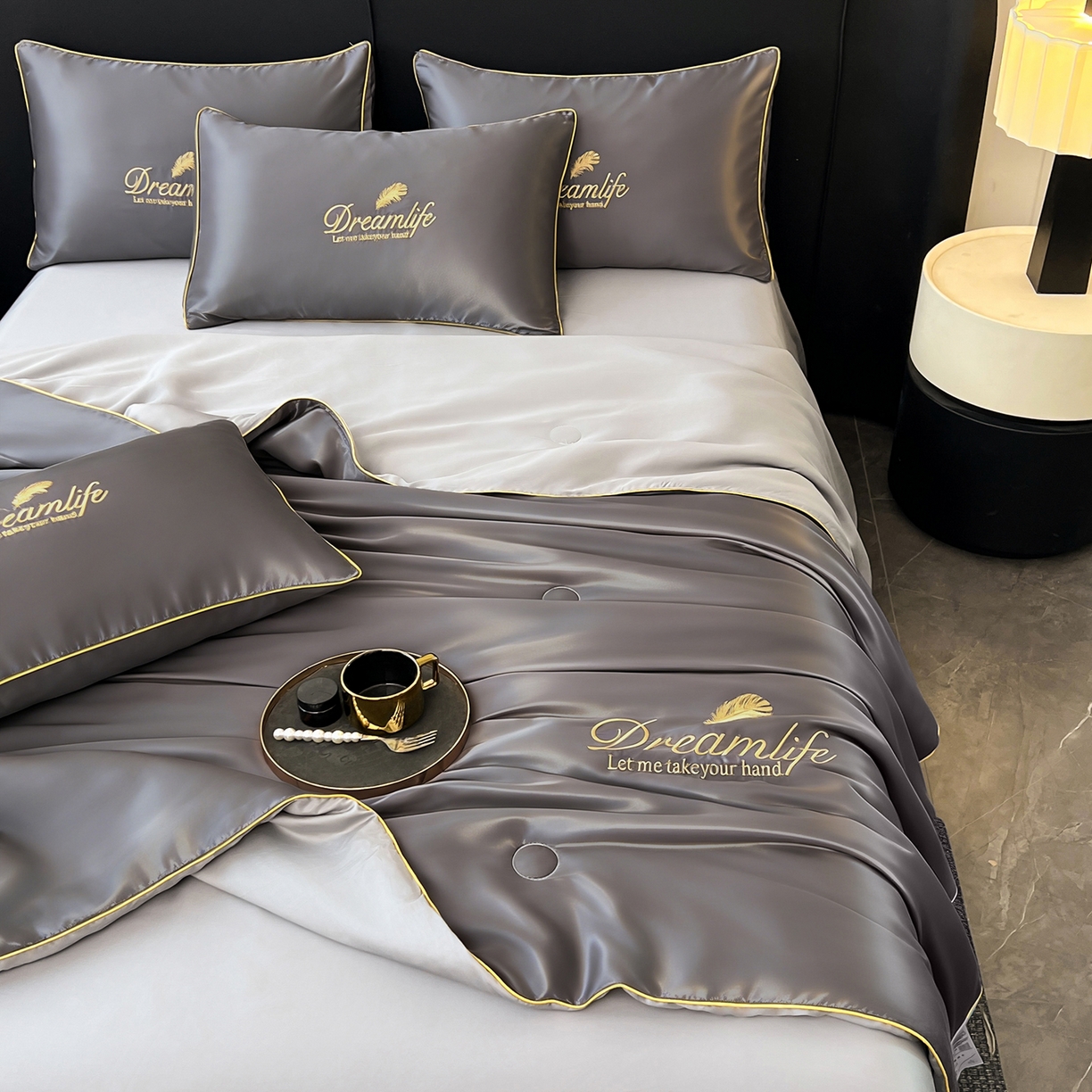 91家纺网 家纺一手货源 找家纺 鑫佰利 2026新款水洗冰丝刺绣夏被夏凉被空调被 苍穹灰拼星灰