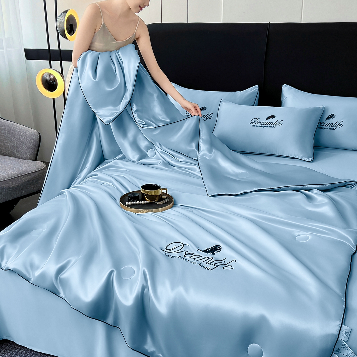 91家纺网 家纺一手货源 找家纺 鑫佰利 2026新款水洗冰丝刺绣夏被夏凉被空调被 天蓝