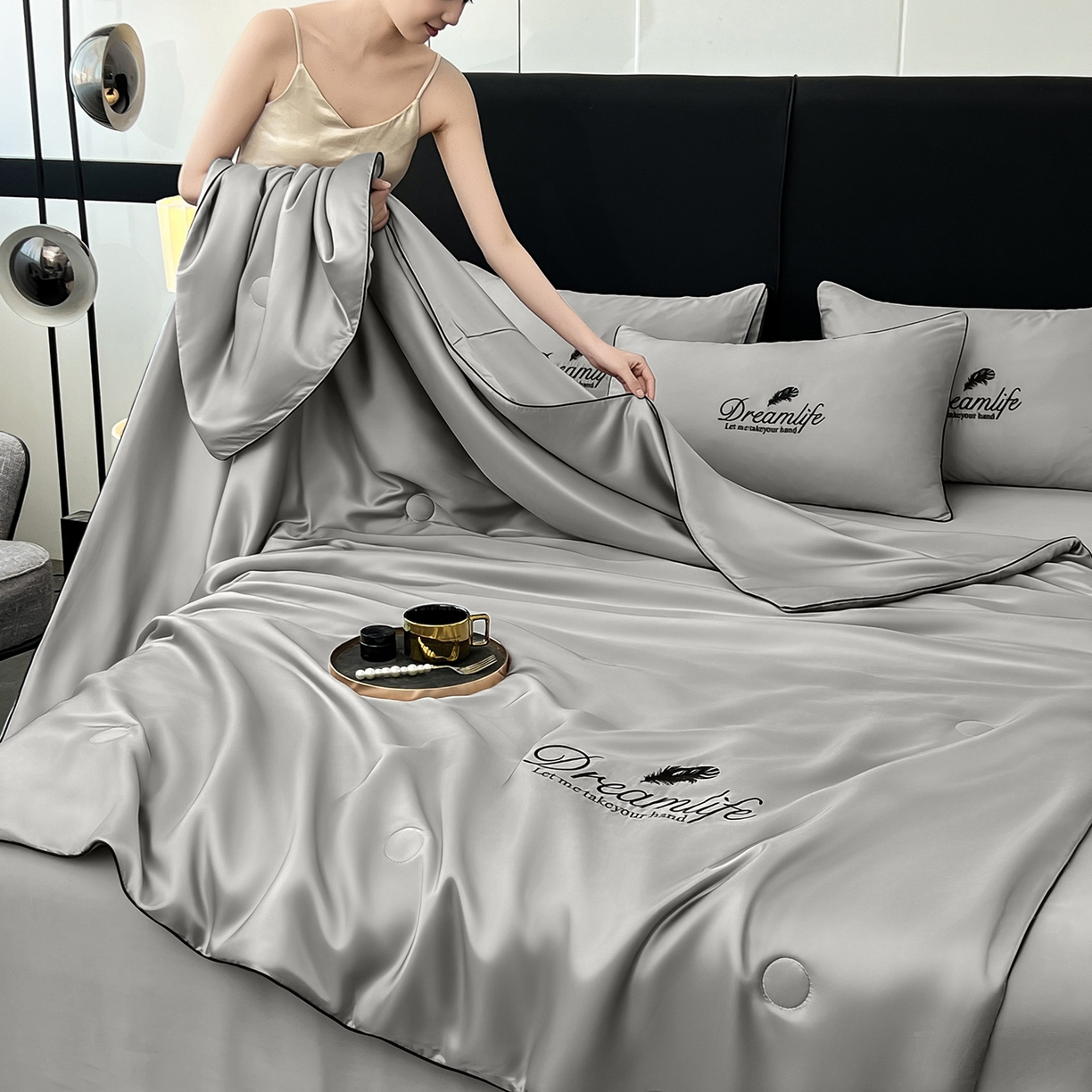 91家纺网 家纺一手货源 找家纺 鑫佰利 2026新款水洗冰丝刺绣夏被夏凉被空调被 星灰