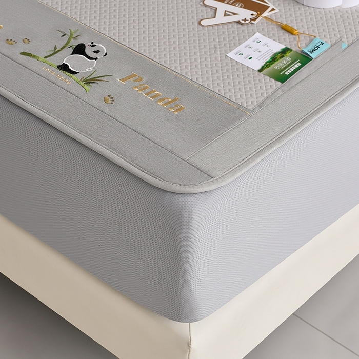 91家纺网 家纺一手货源 找家纺 （总）小牛席业 2026新款爱家熊猫冷感豆豆席系列（床笠款）凉席藤席冰藤席冰丝席竹席乳胶席凉感豆豆席