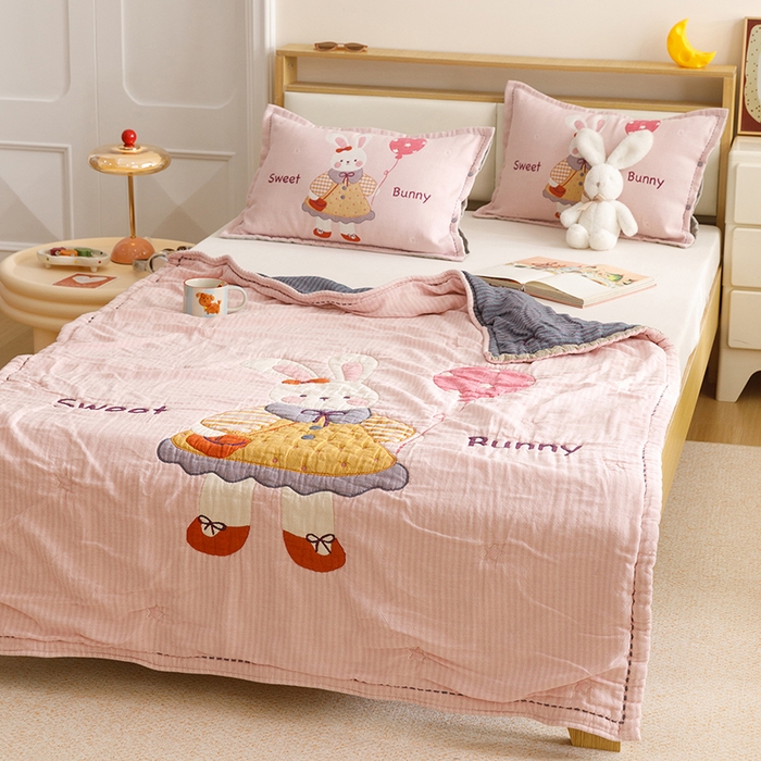 91家纺网 家纺一手货源 找家纺 悦然毛巾被 2026新款全棉纯棉纱布儿童四层纱单枕套枕套单件 甜蜜小免