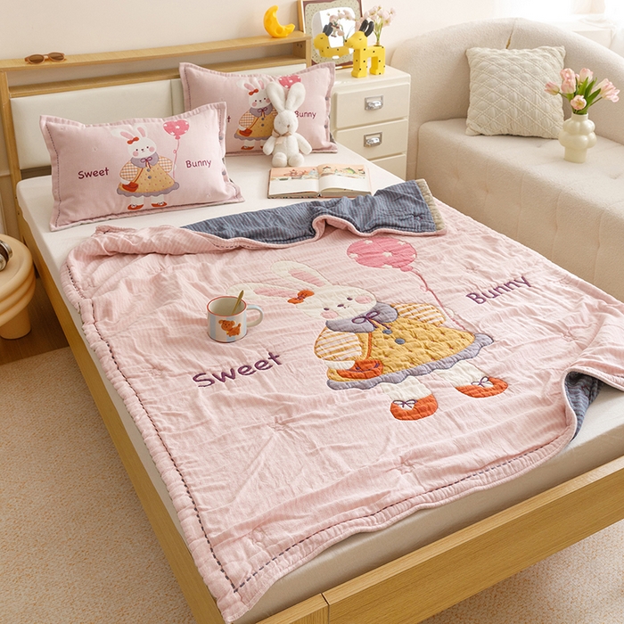 91家纺网 家纺一手货源 找家纺 悦然毛巾被 2026新款全棉纯棉纱布儿童四层纱单枕套枕套单件 甜蜜小免