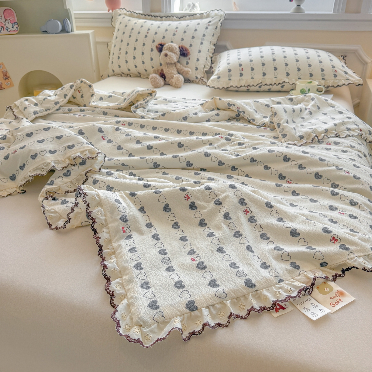 91家纺网 家纺一手货源 找家纺 名兮家居 2026春夏新款韩版花边款皱皱纱夏被夏凉被空调被 爱心格