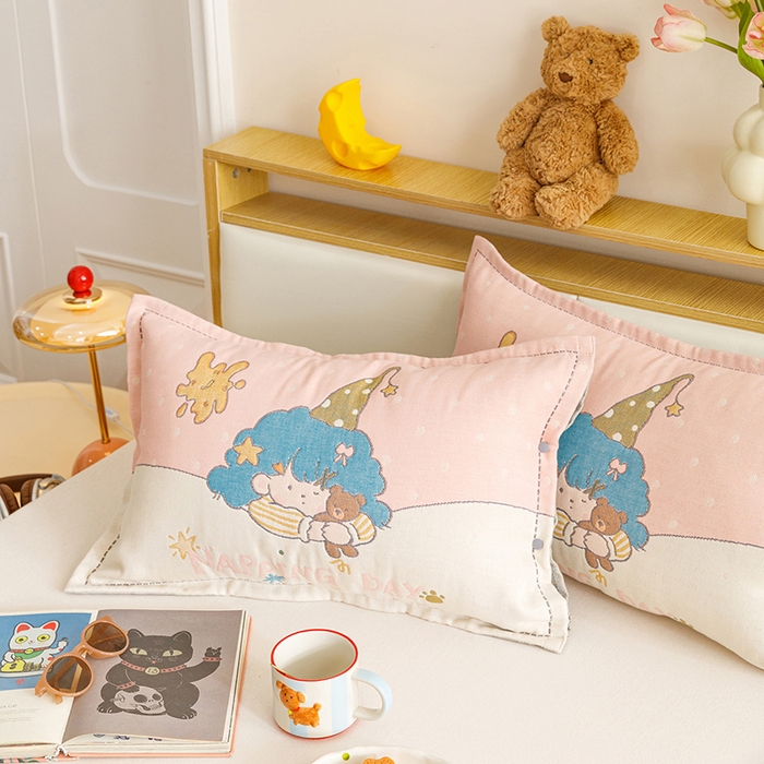 91家纺网 家纺一手货源 找家纺 悦然毛巾被 2026新款全棉纯棉纱布儿童四层纱单枕套枕套单件 云顶星梦