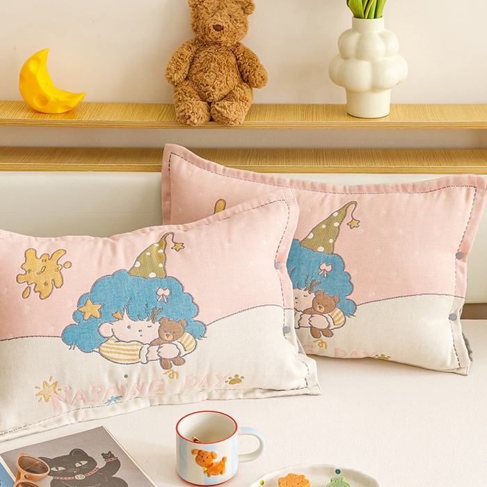 91家纺网 家纺一手货源 找家纺 悦然毛巾被 2026新款全棉纯棉纱布儿童四层纱单枕套枕套单件 云顶星梦