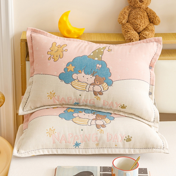 91家纺网 家纺一手货源 找家纺 悦然毛巾被 2026新款全棉纯棉纱布儿童四层纱单枕套枕套单件 云顶星梦