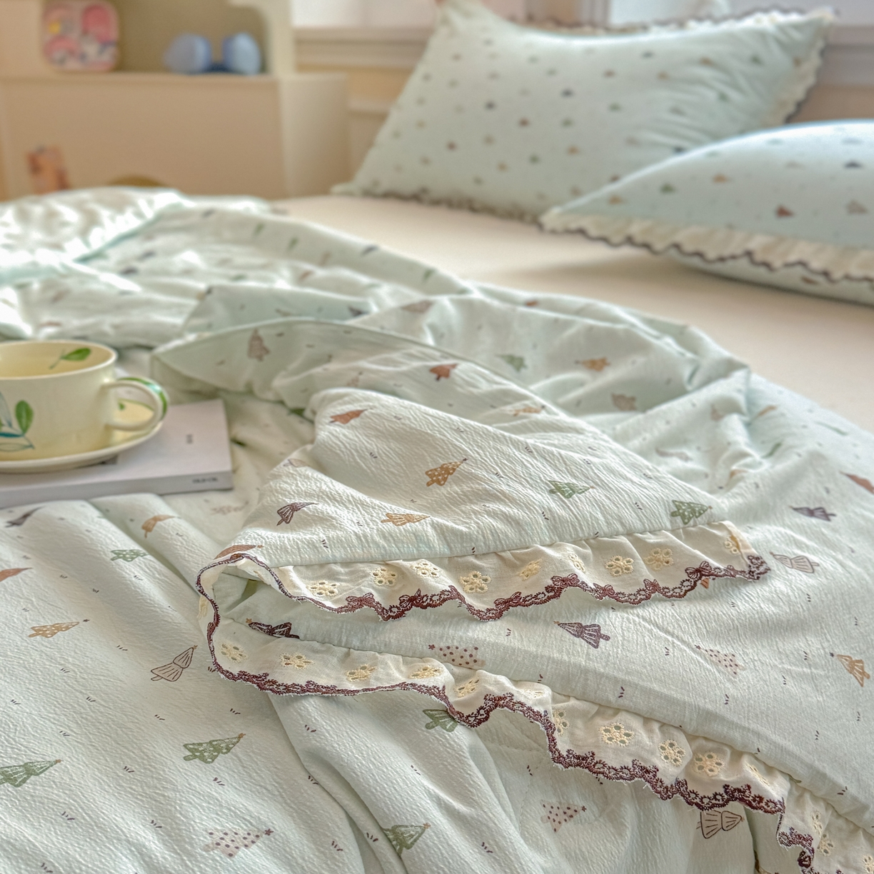 91家纺网 家纺一手货源 找家纺 名兮家居 2026春夏新款韩版花边款皱皱纱夏被夏凉被空调被 薄荷森林